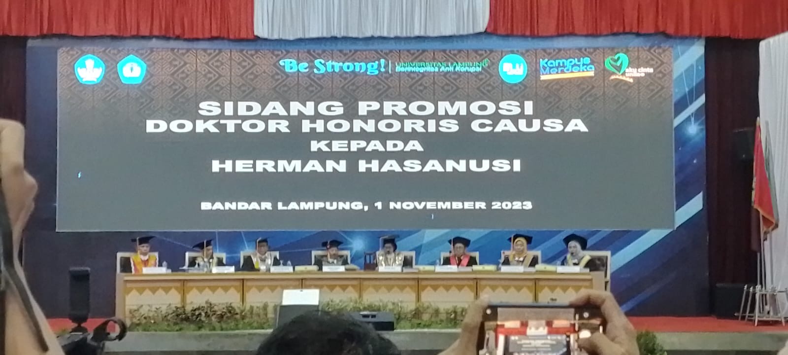 Herman HN Mendapatkan Gelar Doktor Honoris Causa Dari Universitas Lampung