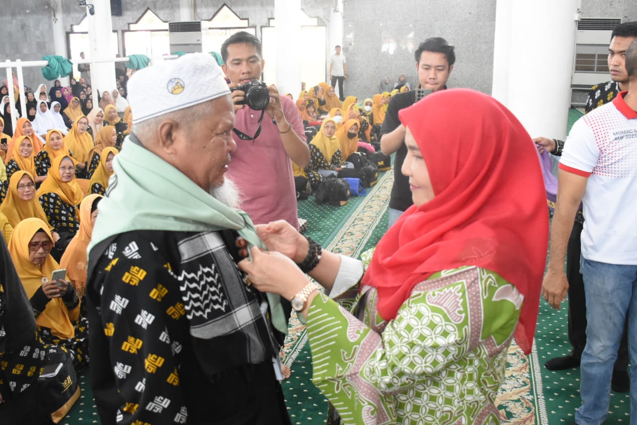 Walikota Eva Lepas 710 Jemaah Bandar Lampung Berangkat Umrah