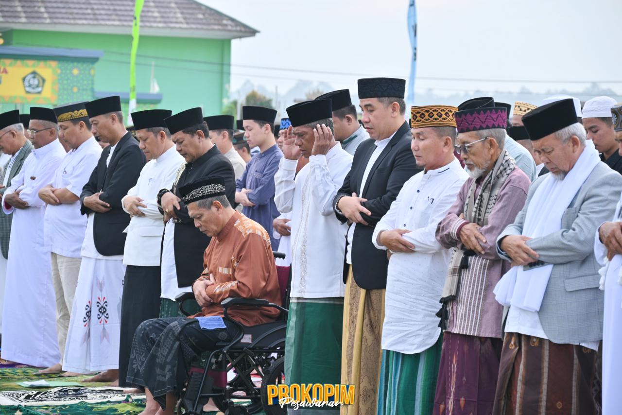 Sholat Idul Adha Bersama di Kecamatan Kedondong, Bupati Pesawaran Ajak Jadikan Momentum Introspeksi Diri 