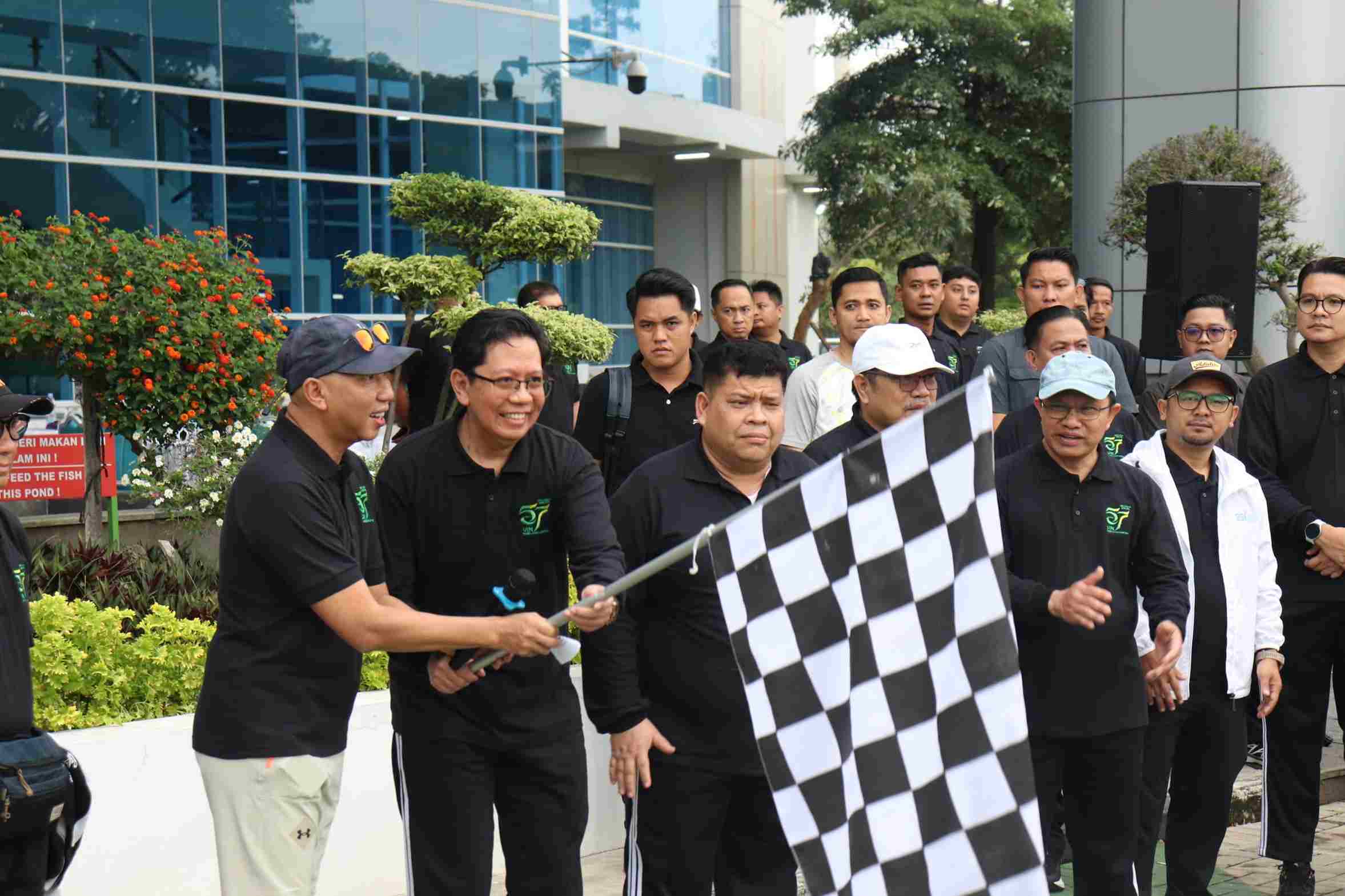 Gubernur Lampung Lepas Peserta Jalan Sehat Dies Natalis ke-57 UIN RIL