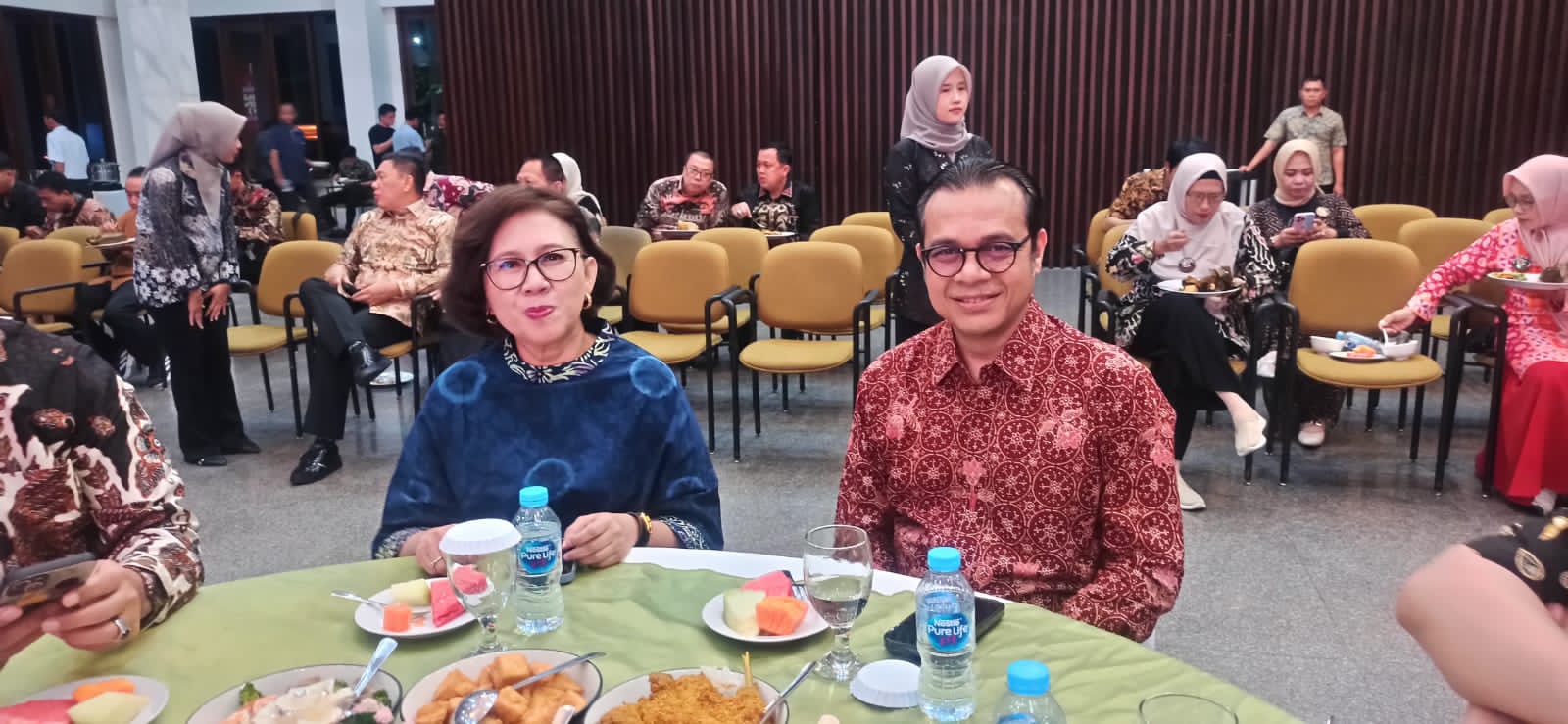 Mirza Minta Wamenkomdigi dan Rektor UGM Tak Pulang Sebelum Nyeruwit
