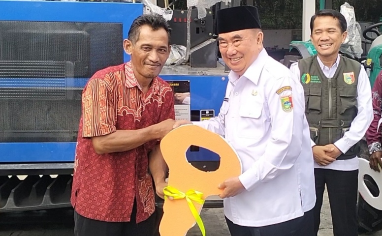 5 Poktan Tanggamus Terima Bantuan Alsintan
