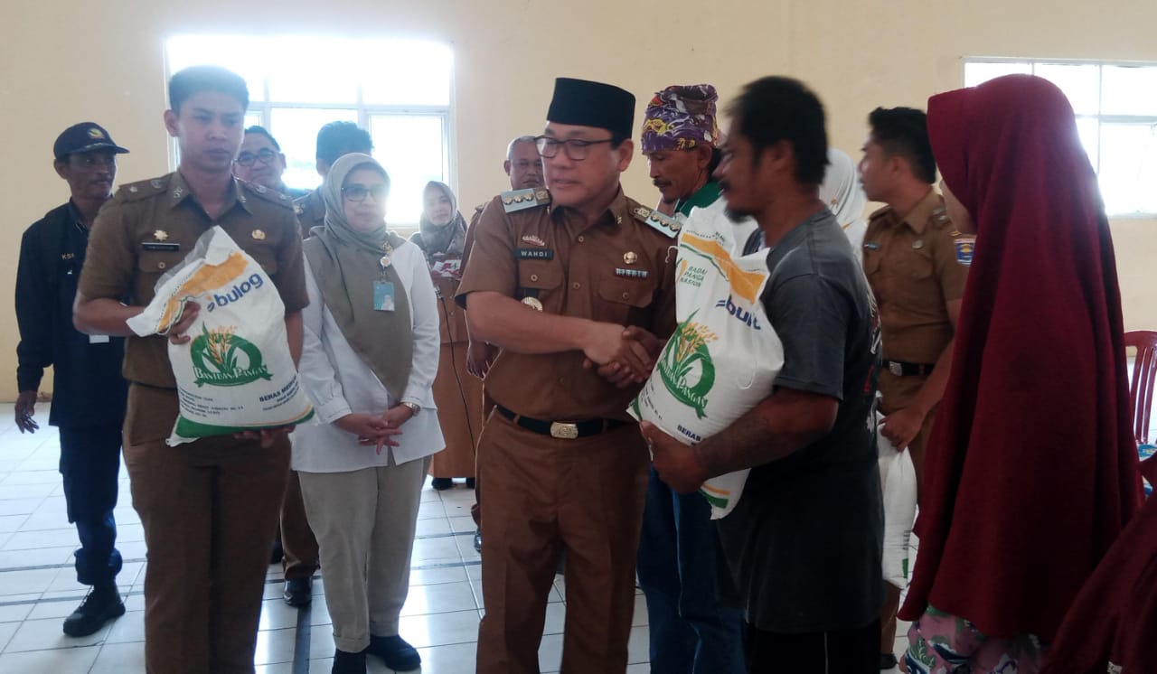 Pemkot Metro dan Perum Bulog Salurkan Bantuan Beras Untuk 8825 Keluarga PBP