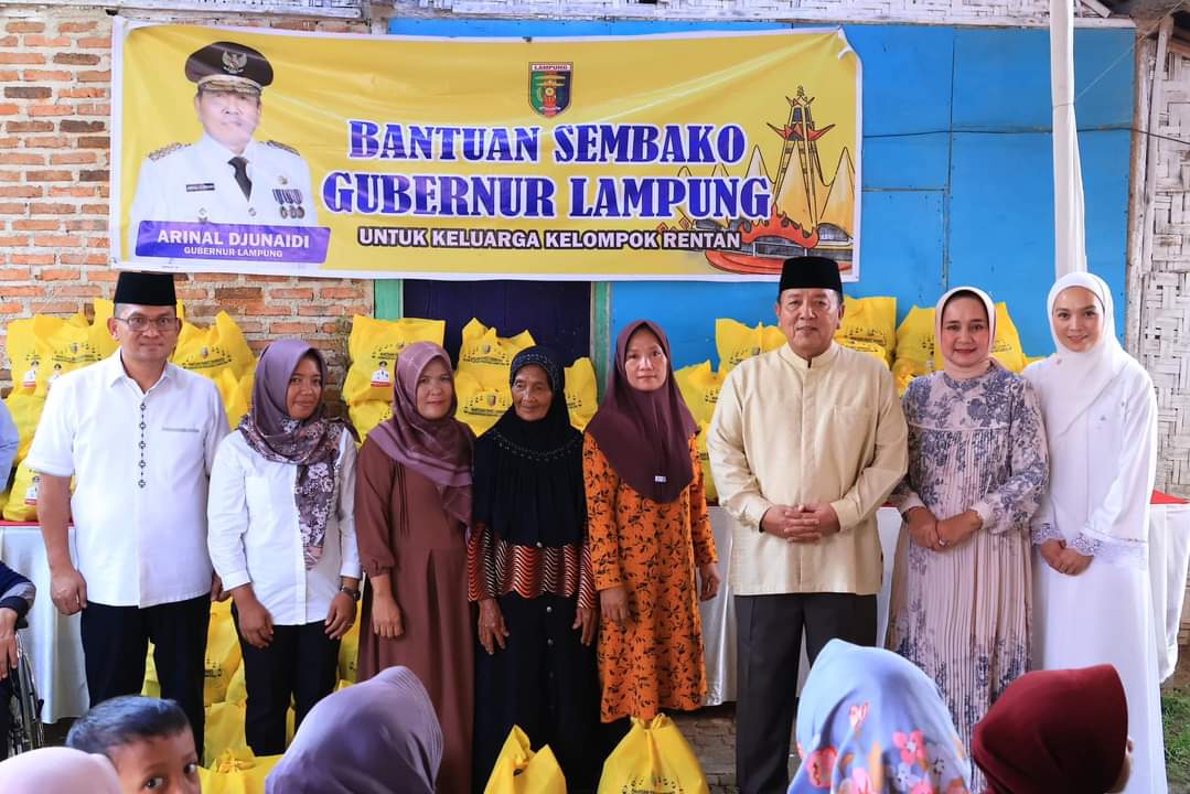 Safari Ramadhan, Gubernur Arinal Berikan Bantuan di Kabupaten Pringsewu