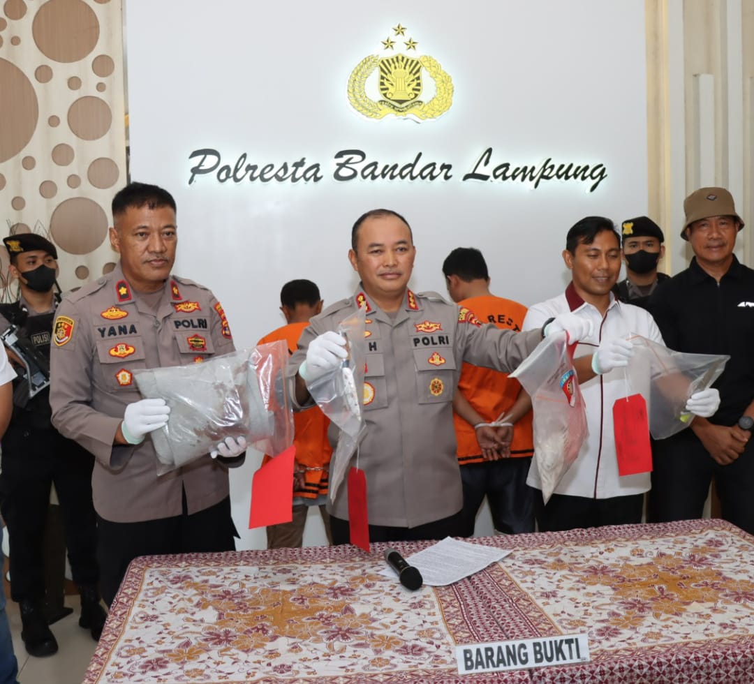 Polresta Bandar Lampung Ungkap Kasus Pembunuhan Dengan Pelaku Bapak dan Anak