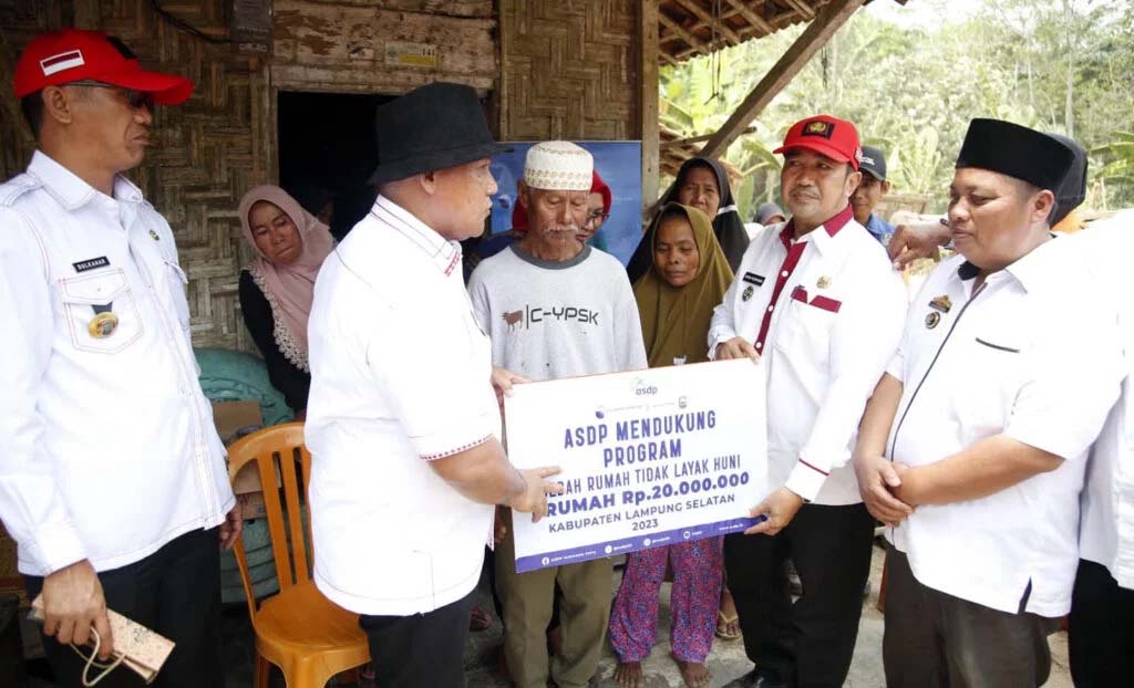 Bupati Nanang Kawal Bedah Rumah di Merbaumataram