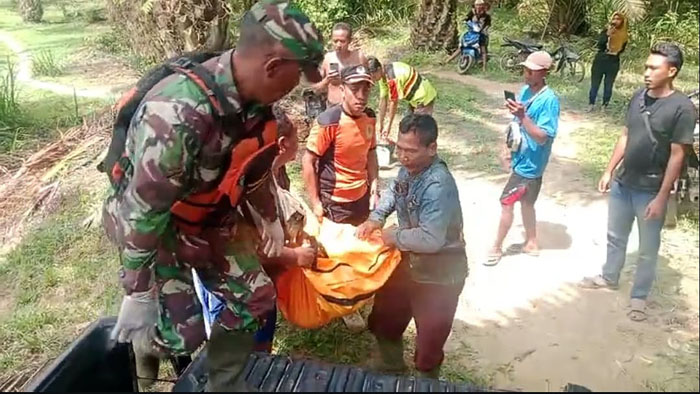 Tim Sar Temukan Warga Terbanggi Besar yang Tenggelam Saat Ambil Rumput