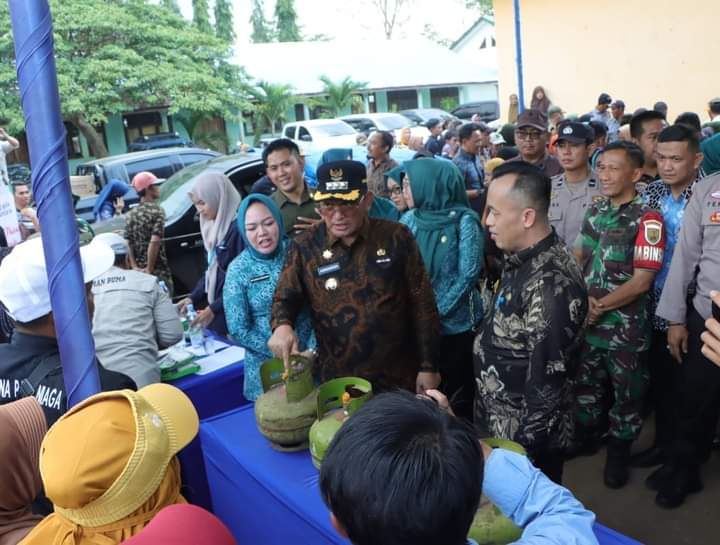 Pj. Bupati Lampung Utara Meluncurkan Gerakan Pangan Murah 