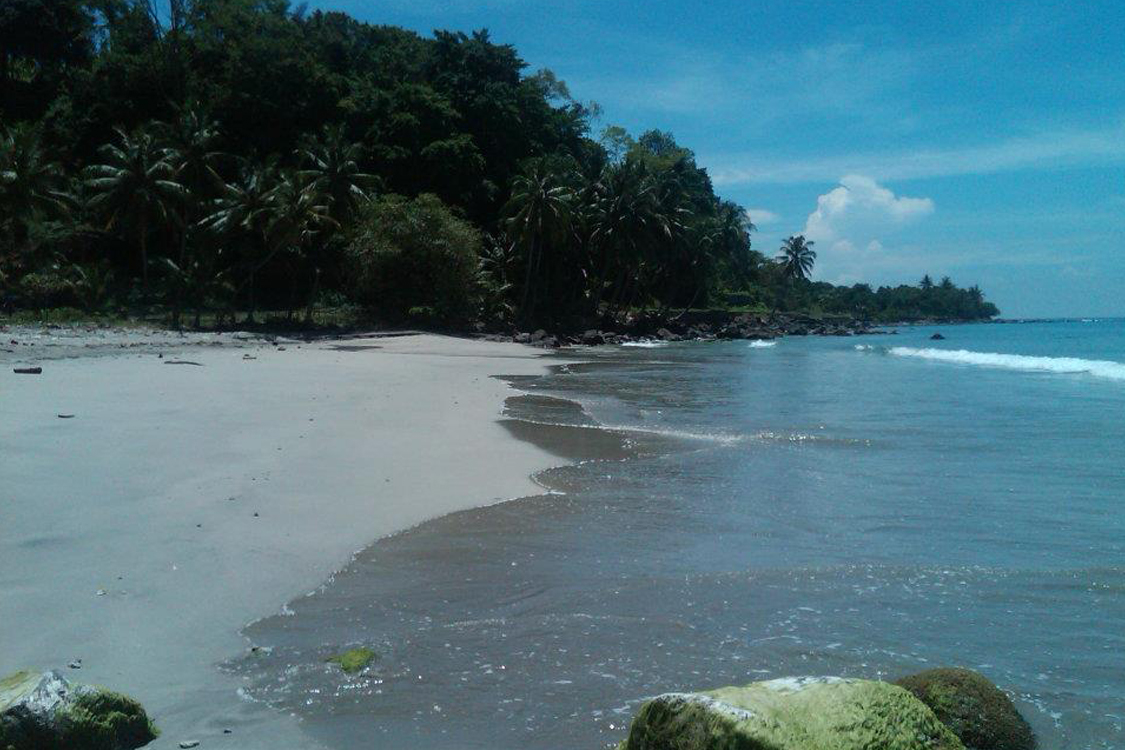 Wisata Pantai Banding Kalianda, Tempatnya Anak-anak Bermain Pasir putih