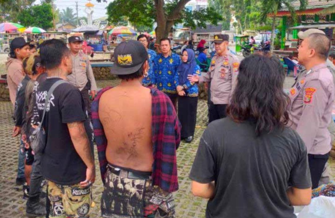 Penyuluhan Polres Pringsewu Kepada Preman, Juru parkir dan Anak Punk Melalui Operasi Bina Kusuma Krakatau 2023