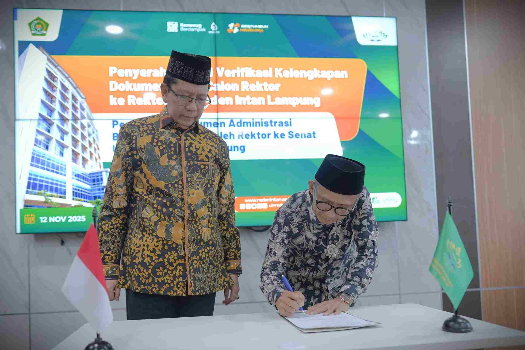 Panitia Penjaringan Bakal Calon Rektor UIN Raden Intan Lampung Serahkan Hasil Verifikasi 