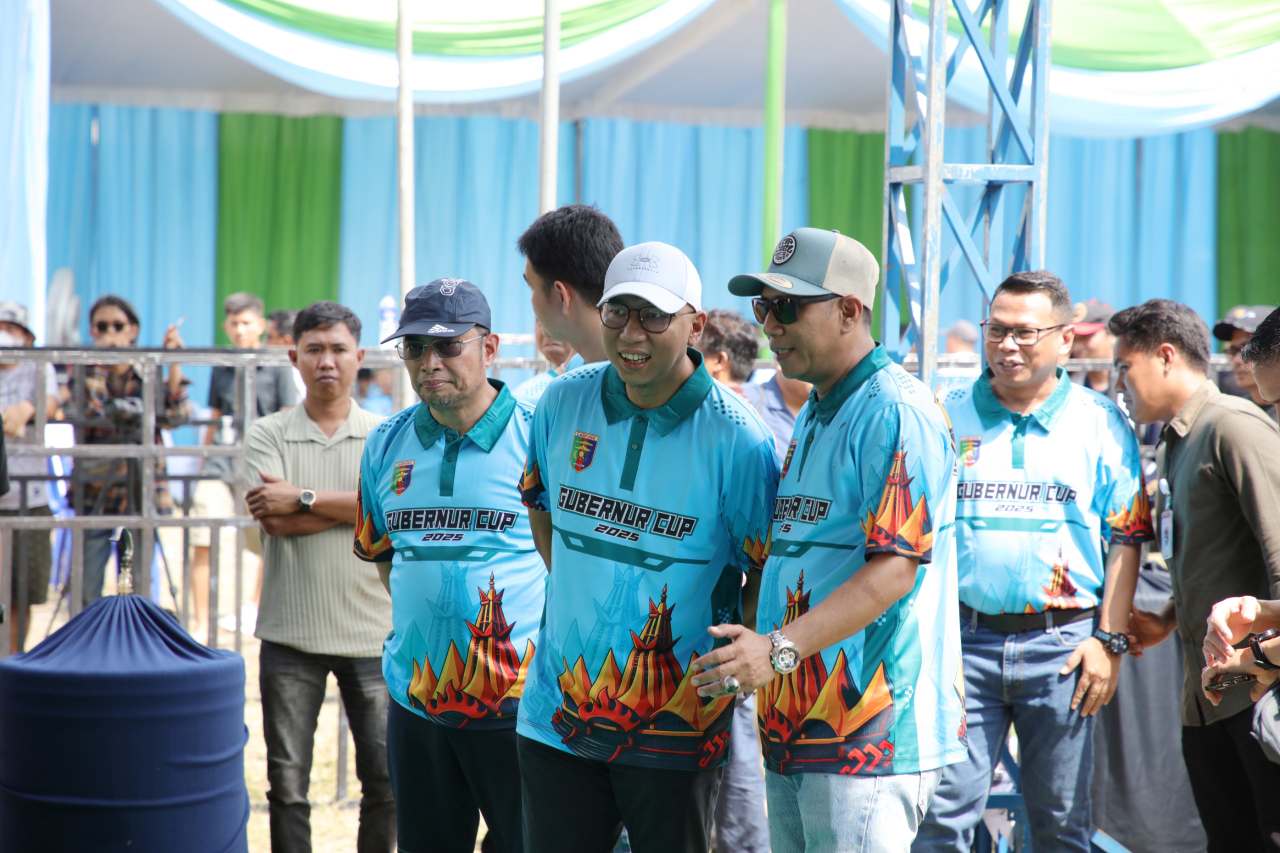 Gubernur Mirza Buka Lomba Burung Berkicau Tingkat Nasional 