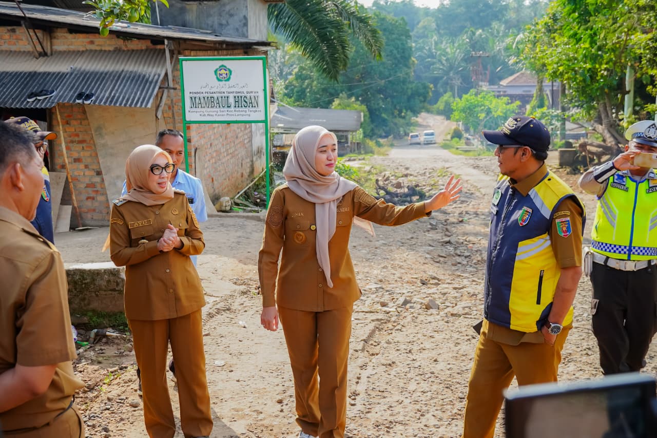 Wagub Jihan Tinjau Progres Pembangunan Ruas Jalan Kasui - Air Ringkih di Kabupaten Way Kanan