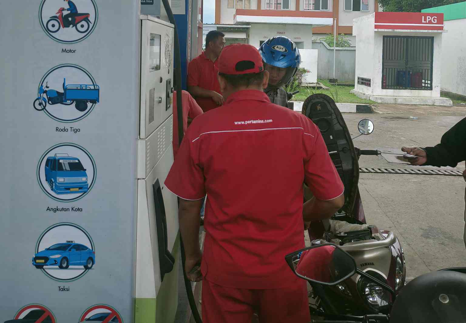 Pemprov Lampung Tegaskan Tak Ada Larangan Kendaraan Menunggak Pajak Isi BBM di SPBU