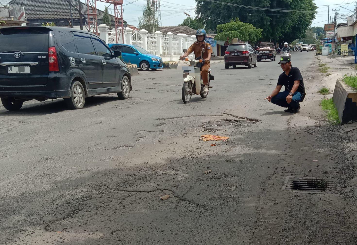 Jalan Imam Bonjol di Metro Rusak, Pernah Renggut Nyawa Pengendara Karena Kecelakaan