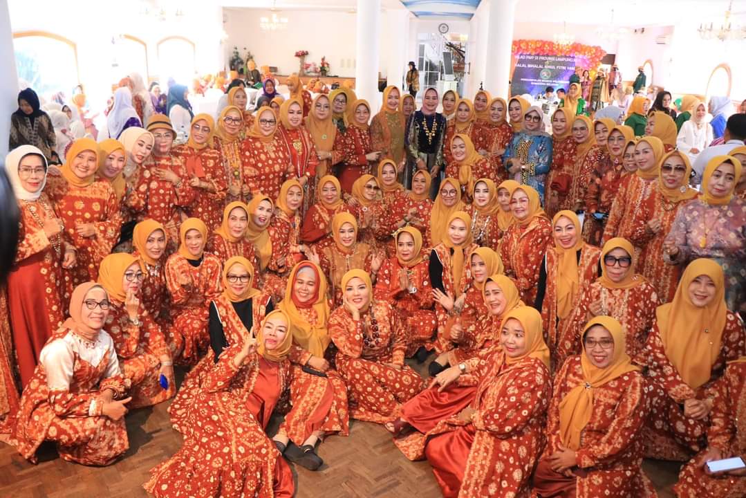 Riana Sari Arinal Hadiri Milad Pertama Perkumpulan Wanita Palembang