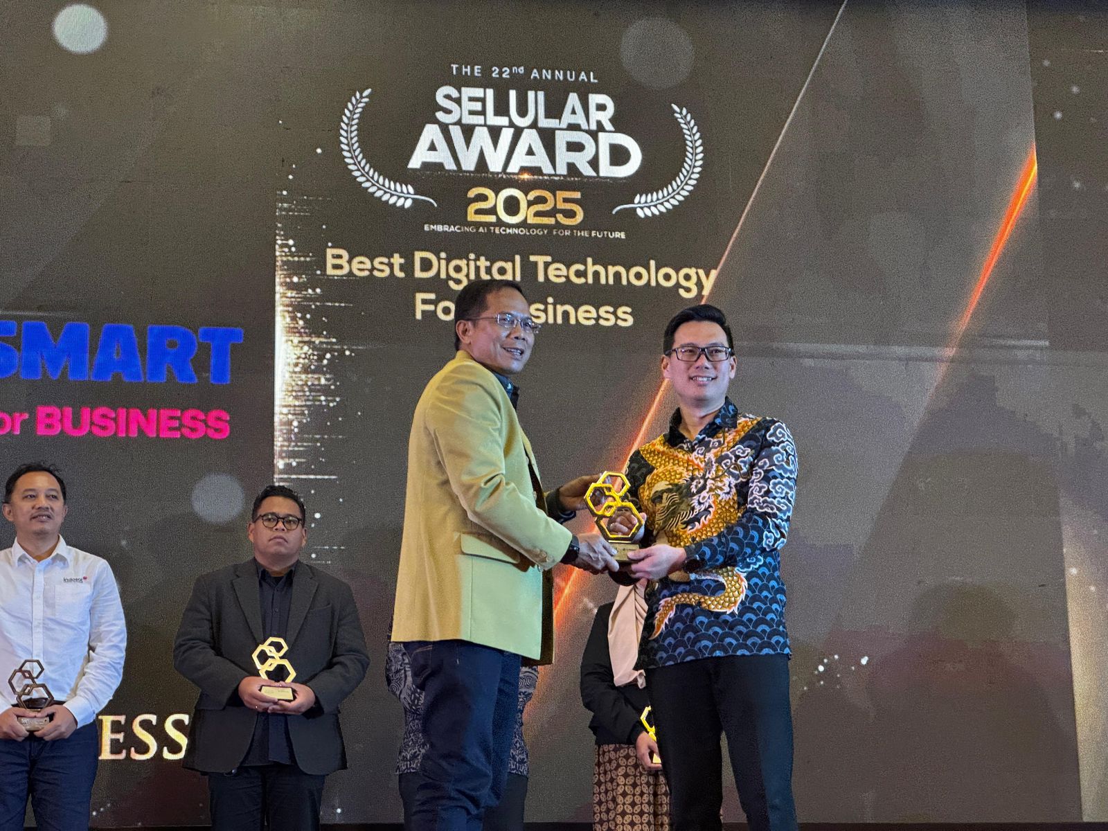 XLSMART Raih Tiga Penghargaan Nasional Bergengsi Tahun 2025