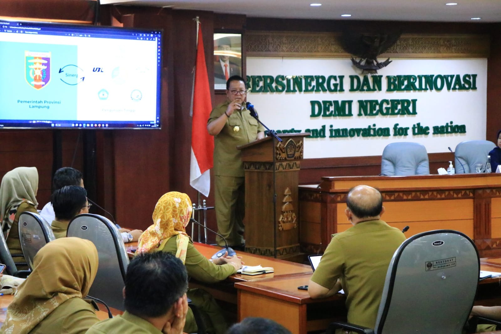 Sinergi Pemprov dan Perguruan Tinggi dalam Pembangunan Daerah: Gubernur Lampung Tandatangani Perjanjian
