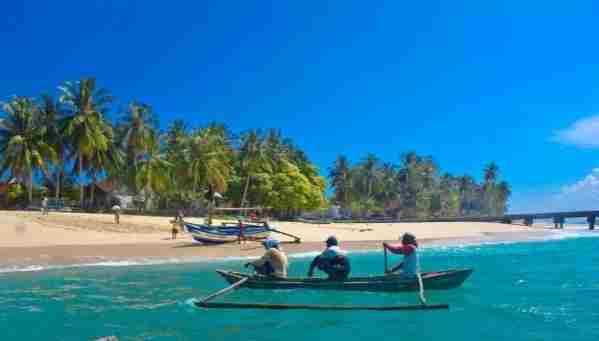 Pantai Labuhan Jukung  Tempat Menyandarkan Perahu  Warga Sekitar, Menjelma Menjadi Tempat Wisata Yang Mendunia