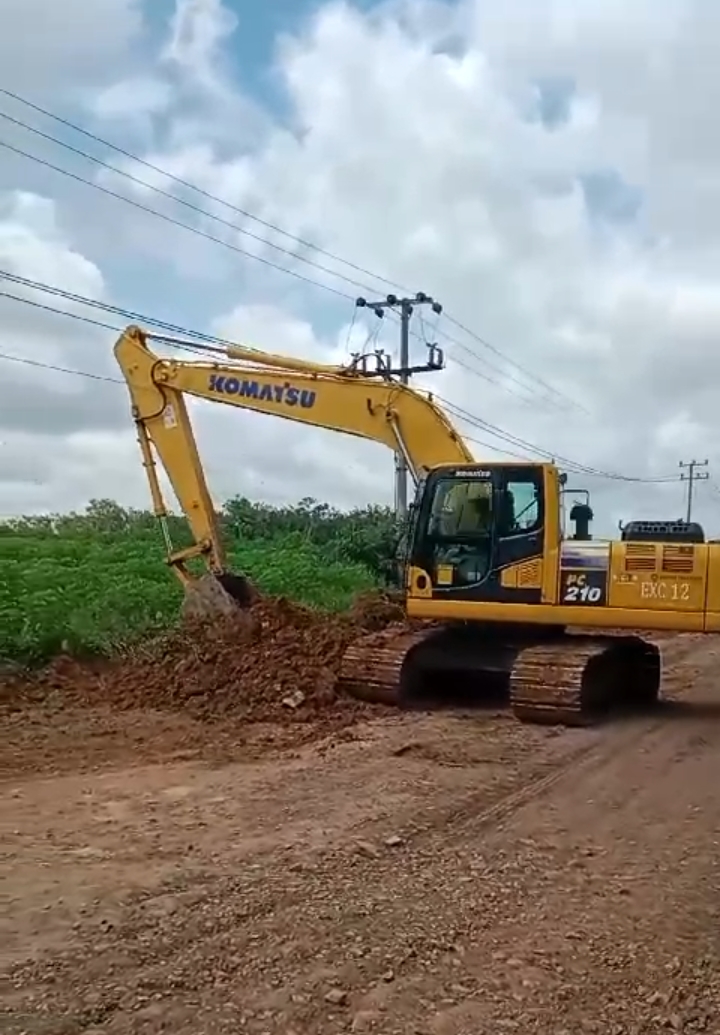 Perbaiki Ruas Tajab-Adi Jaya Way Kanan, Gubernur Mirza Minta Pelaku Usaha Ikut Pelihara Jalan