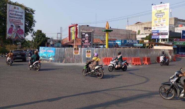 Bundaran Tugu Pena Kota Metro Direnovasi