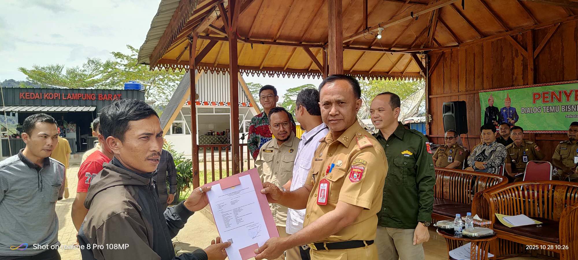 Wujudkan Legalitas Usaha Petani Kopi, Parosil Tebitkan 151 STDB