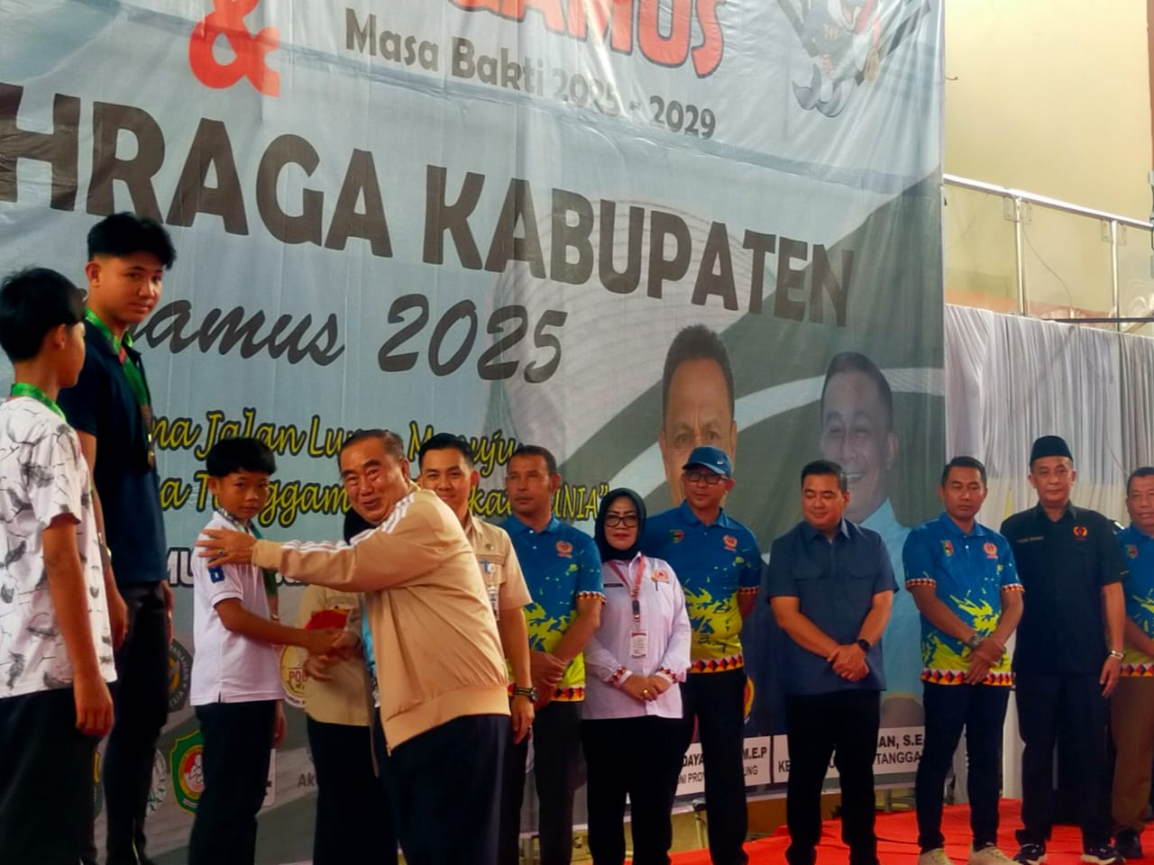 Bupati Tutup Resmi Gelaran Porkab Tahun 2025, Doakan Atlet Tanggamus Berprestasi Hingga Tingkat Dunia