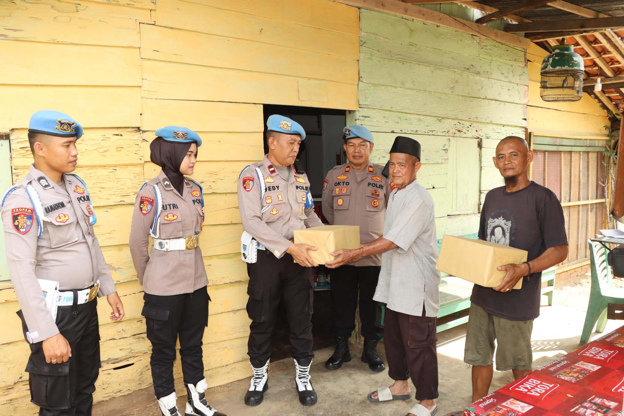 Sambut HUT Ke 23 Propam Polri, Sie Propam Polres Lampung Utara Gelar Baksos