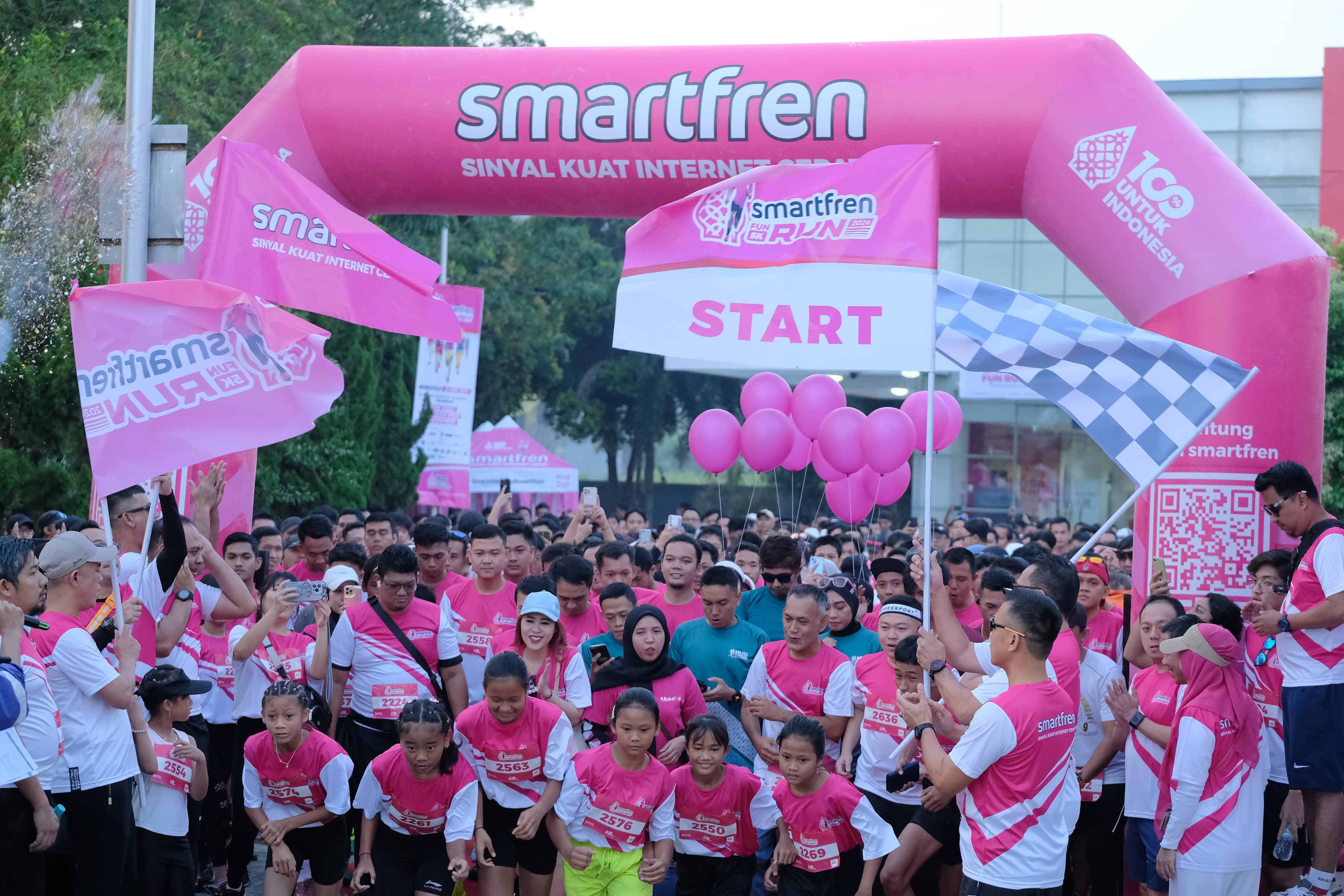 Ratusan Warga Palembang Ramaikan Lari Santai Road to Smartfren Run 2024