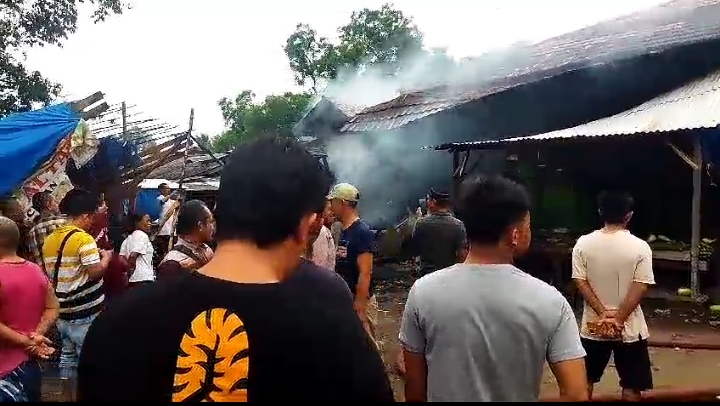 Pasar Sentral Kotabumi Lampung Utara terbakar