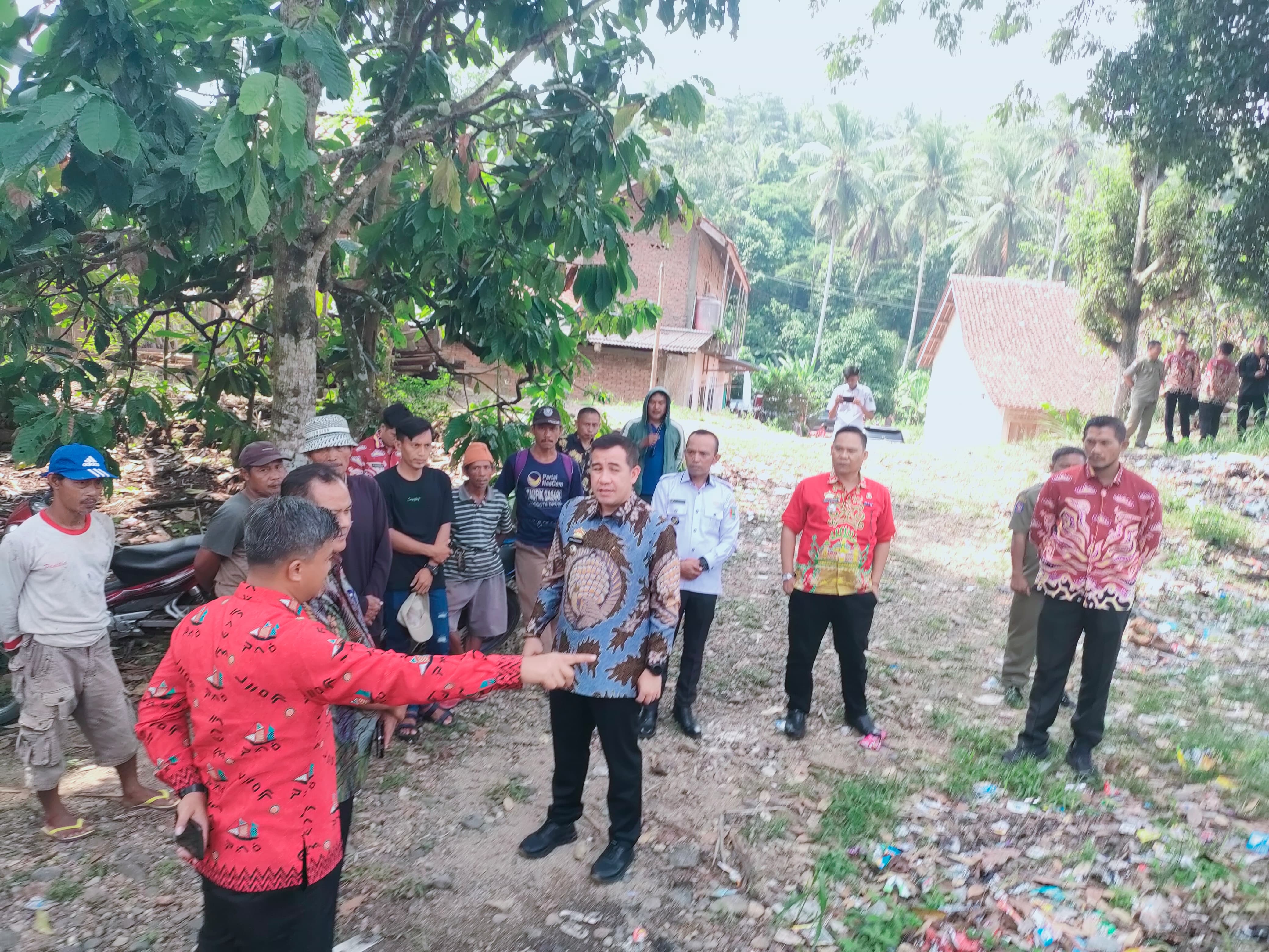 Bupati Tinjau Kerusakan Bendungan di Desa Bunut - Trimulyo dan Segera Lakukan Upaya Perbaikan