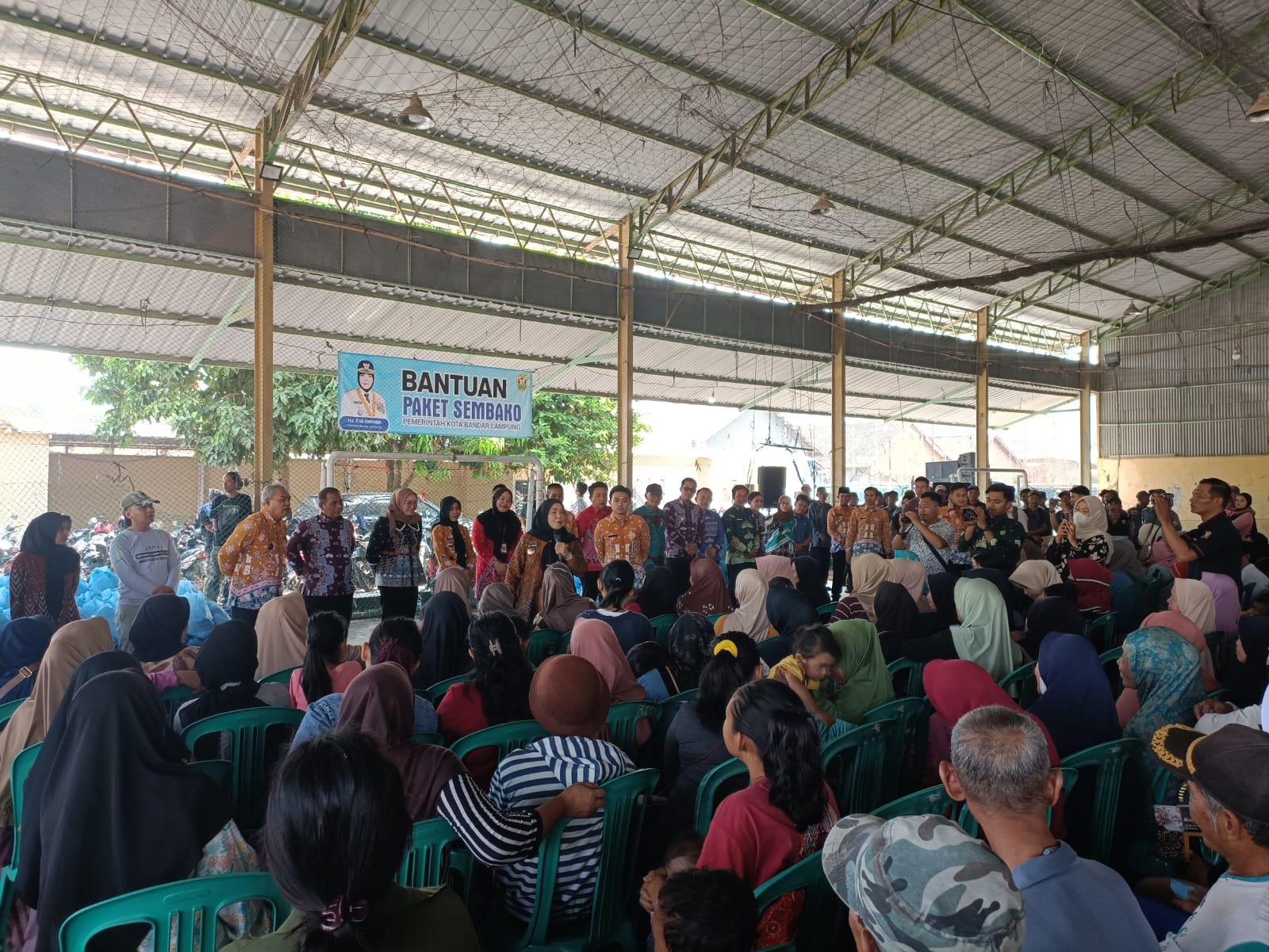 Pemkot Bandar Lampung Salurkan Ribuan Paket Sembako di Kecamatan TBT dan TBB