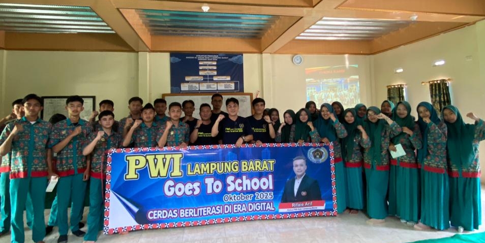 Dorong Siswa Cerdas Berliterasi di Era Digital, PWI Lambar Sukses Gelar Program PWI Go To School