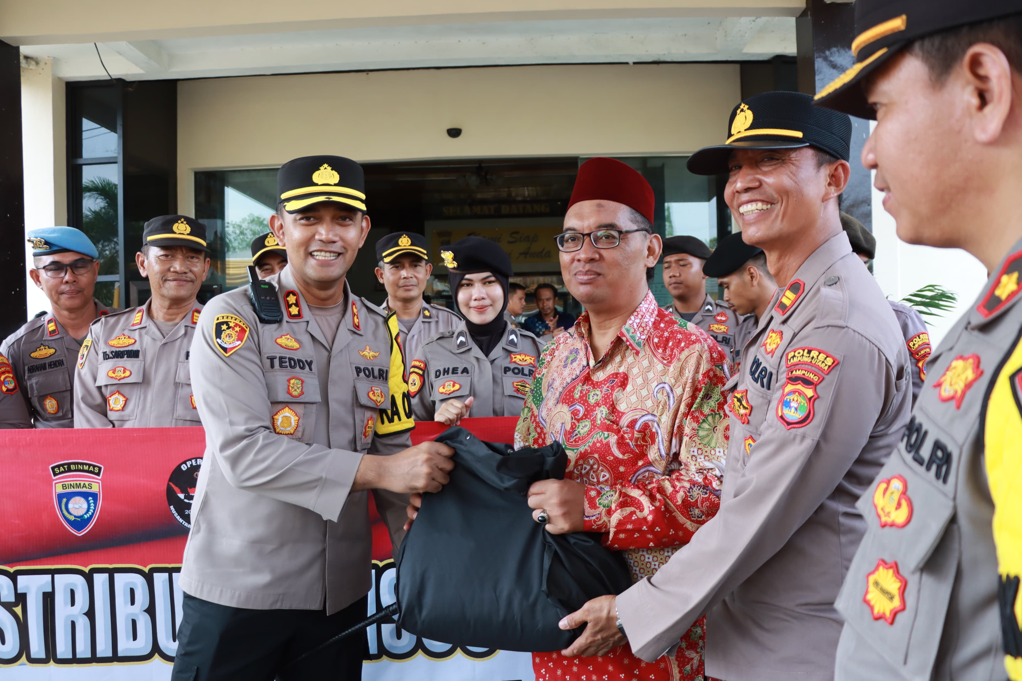 Polres Lampura Saluran Bantuan Sosial Nusantara Cooling System Pilkada Serentak 2024