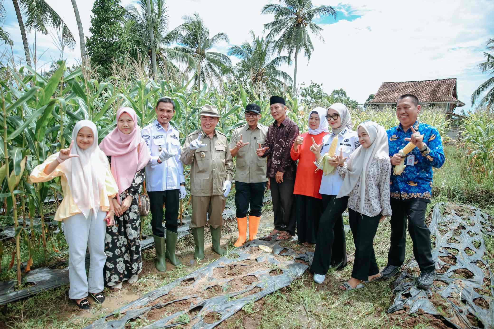 Kunker ke Tanggamus Gubernur Mirza Bertekad Kembalikan Kejayaan Pertanian Tanggamus