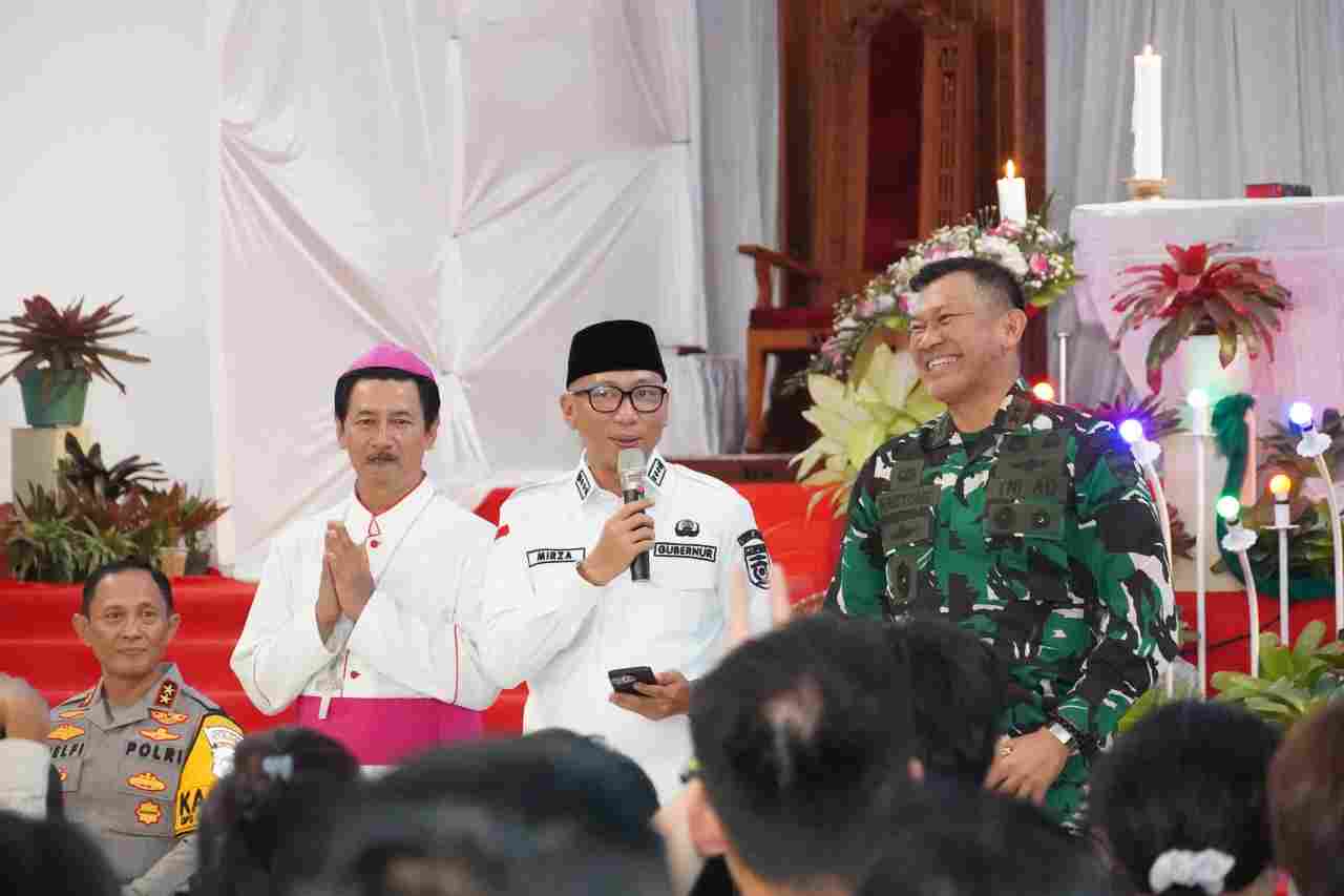 Pastikan Natal 2025 Berjalan Aman Gubernur Lampung-Forkopimda Tinjau Sejumlah Gereja