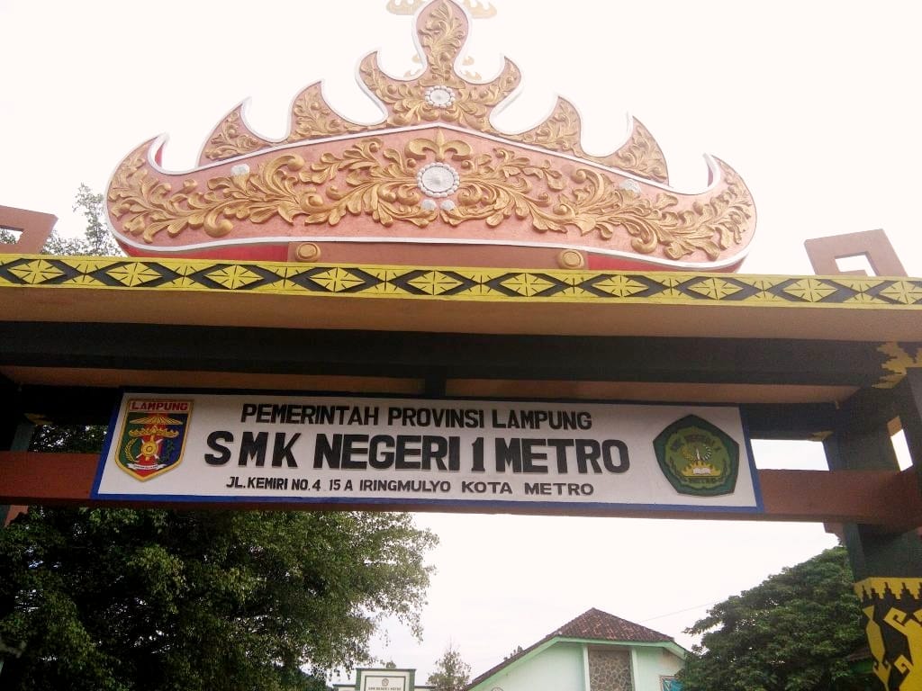 Kepala SMKN 1 Metro Tegaskan Tidak Ada Paksaan Penjualan Air Mineral Saat MPLS, Keuntungan Untuk Kemanusiaan