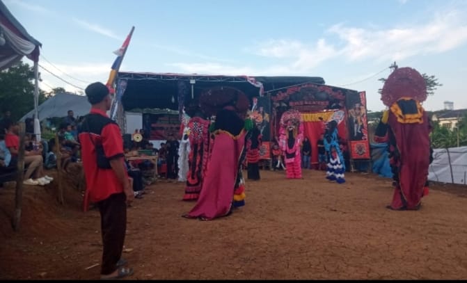 Meriah HUT RI ke-80 Warga Perumahan Citra Kesuma Gelar Kesenian Kuda Kepang dengan Segenap Prajurit Marinir