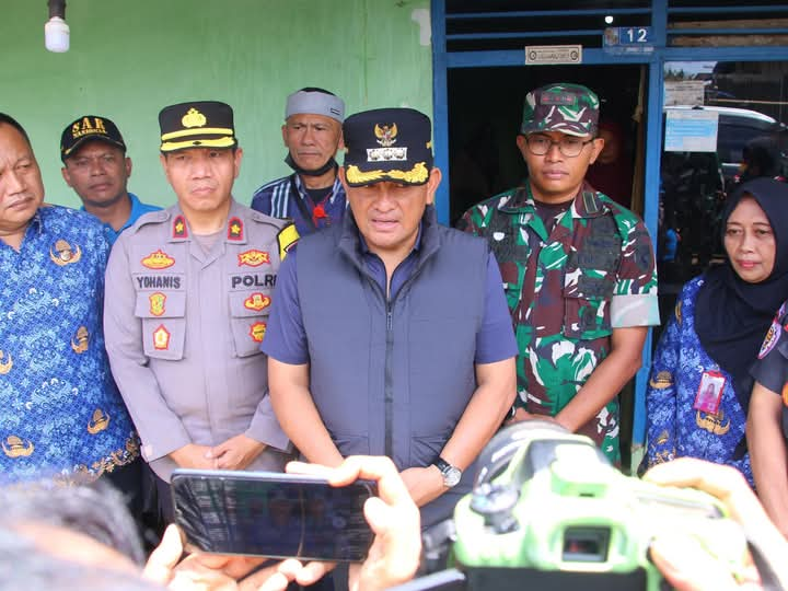 Pj. Bupati Lampung Utara Bersama Forkopimda Tinjau Kondisi Pak Sunar, Warga Lumpuh di Abung Jayo