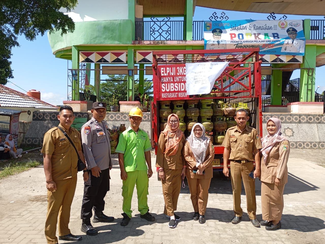 Pemkab Tanggamus Gelar Operasi Pasar Gas Elpiji 3 Kg di 2 Titik