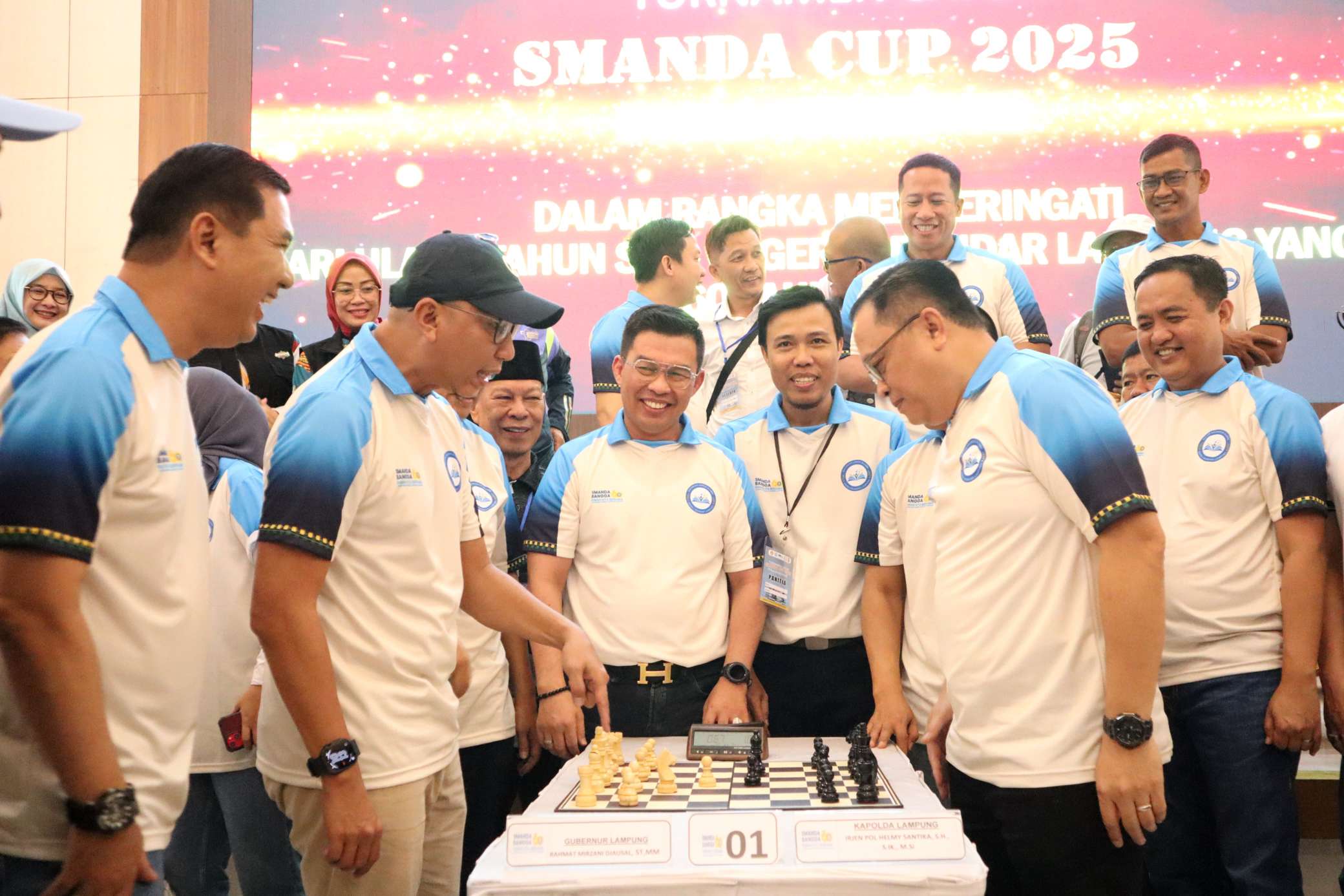 Gubernur Lampung dan Kapolda Adu Strategi di Turnamen Catur SMANDA CUP 2025