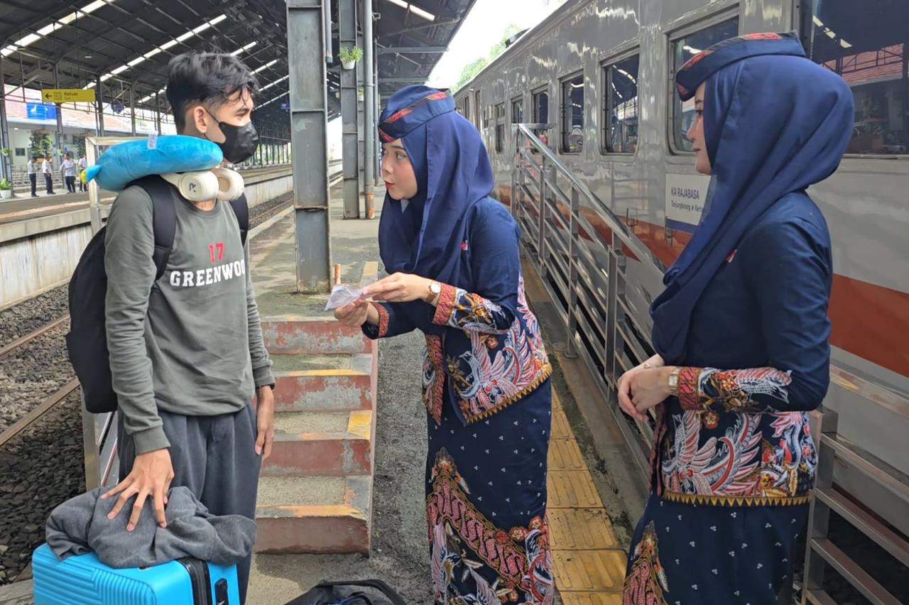 KAI Imbau Masyarakat Beli Tiket Hanya di Kanal Resmi