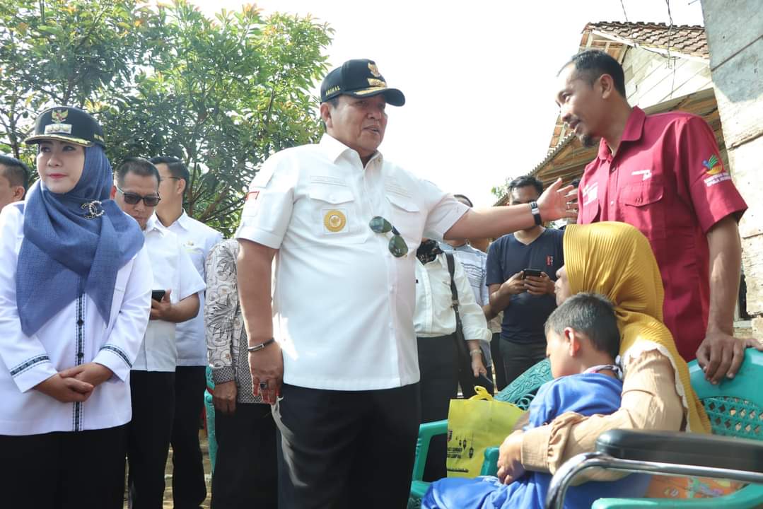 Gubernur Arinal Djunaidi Serahkan Bantuan Sosial di Pekon Muara Dua Ulubelu