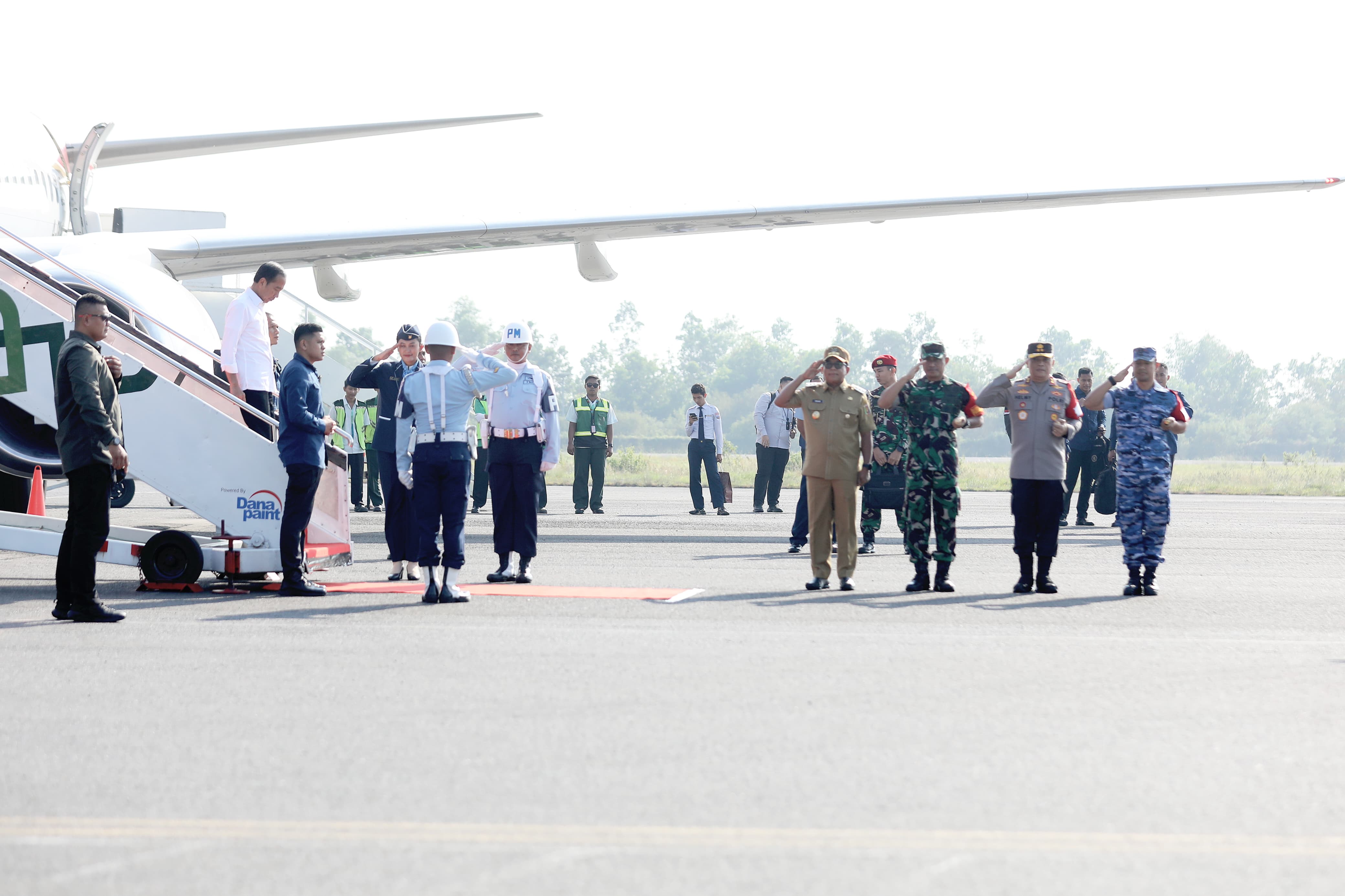 Kapolda Lampung Bersama Pj Gubernur Samsudin Sambut Kedatangan Presiden