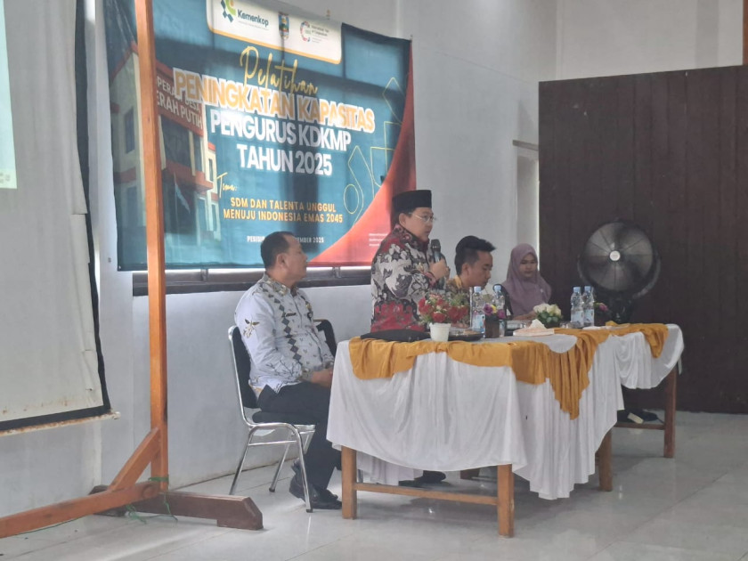 Wabup Pesibar Irawan Topani Buka Pelatihan Peningkatan Kapasitas Pengurus KDKMP