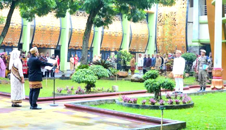 Pimpin Upacara Peringatan Hardiknas, Wali Kota Metro Paparkan Pidato Mendikdasmen