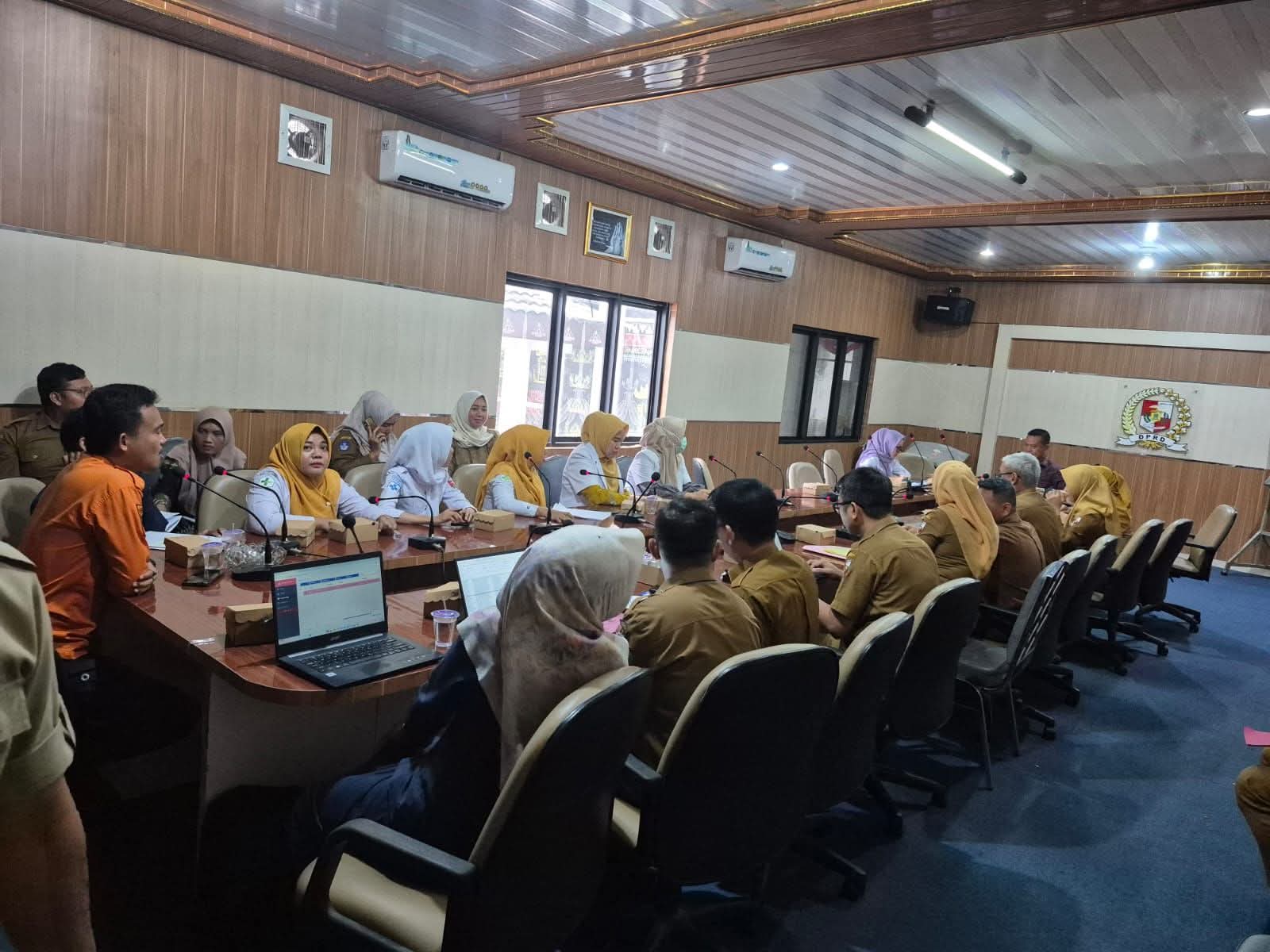 Ketua DPRD Lampura Siap Perjuangan Aspirasi FKHN Agar Diangkat Sebagai PPPK Paruh Waktu