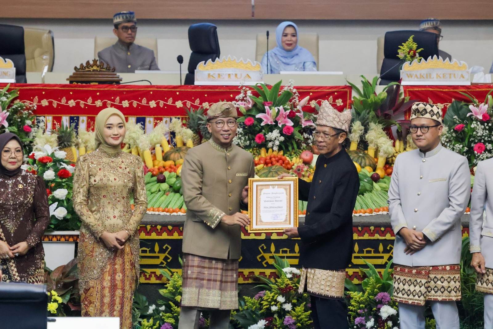 Gubernur Mirza Tetapkan Wan Abdurachman Sebagai Pahlawan Daerah