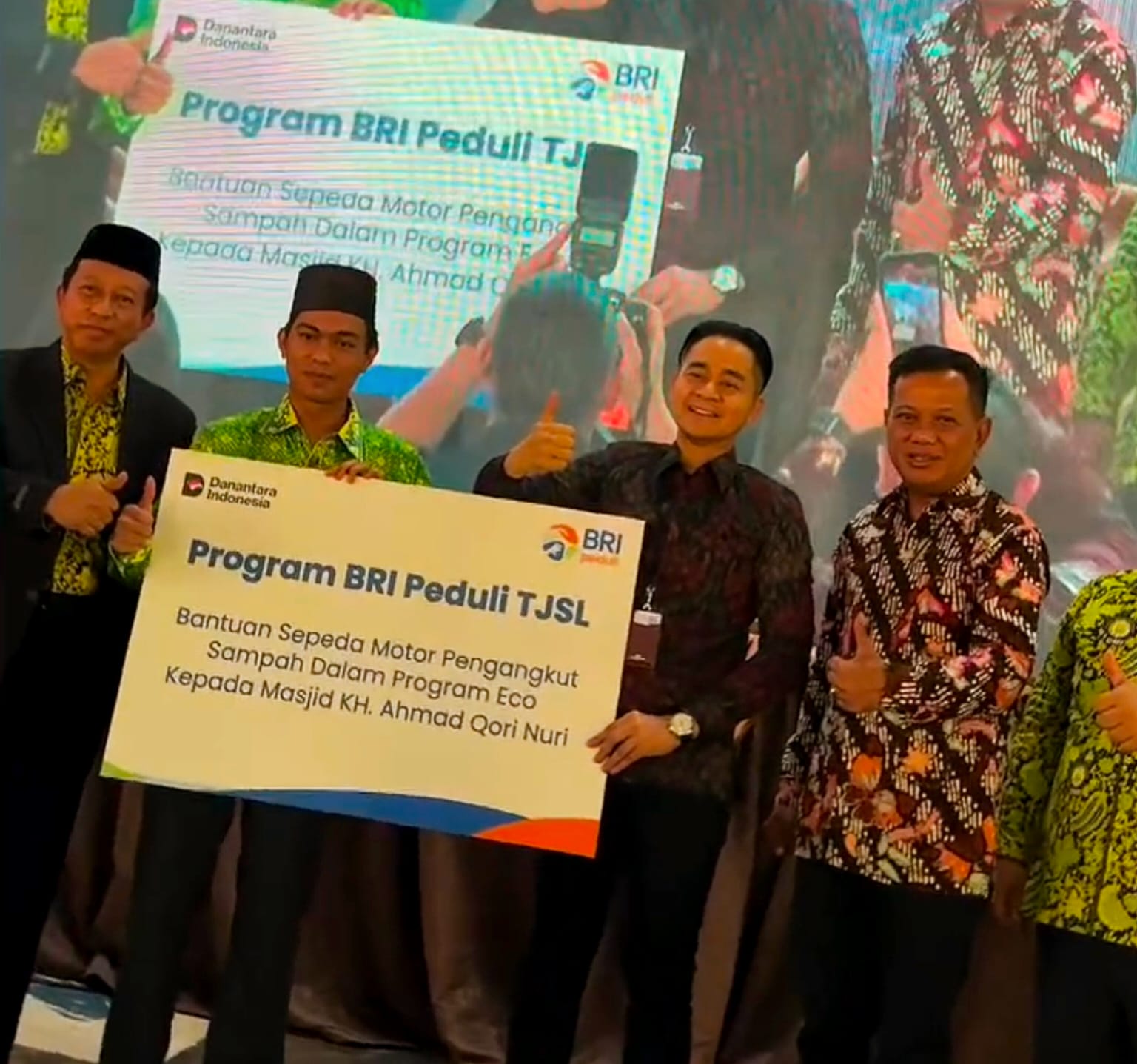BRI Regional Office Palembang Serahkan Bantuan Untuk Masjid KH Ahmad Qori Nur