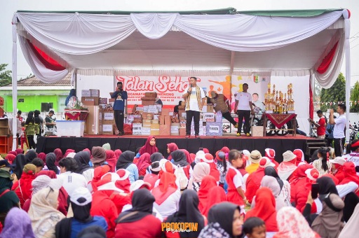Ribuan Masyarakat Antusias Hadiri Jalan Sehat Bersama Wabup Pesawaran